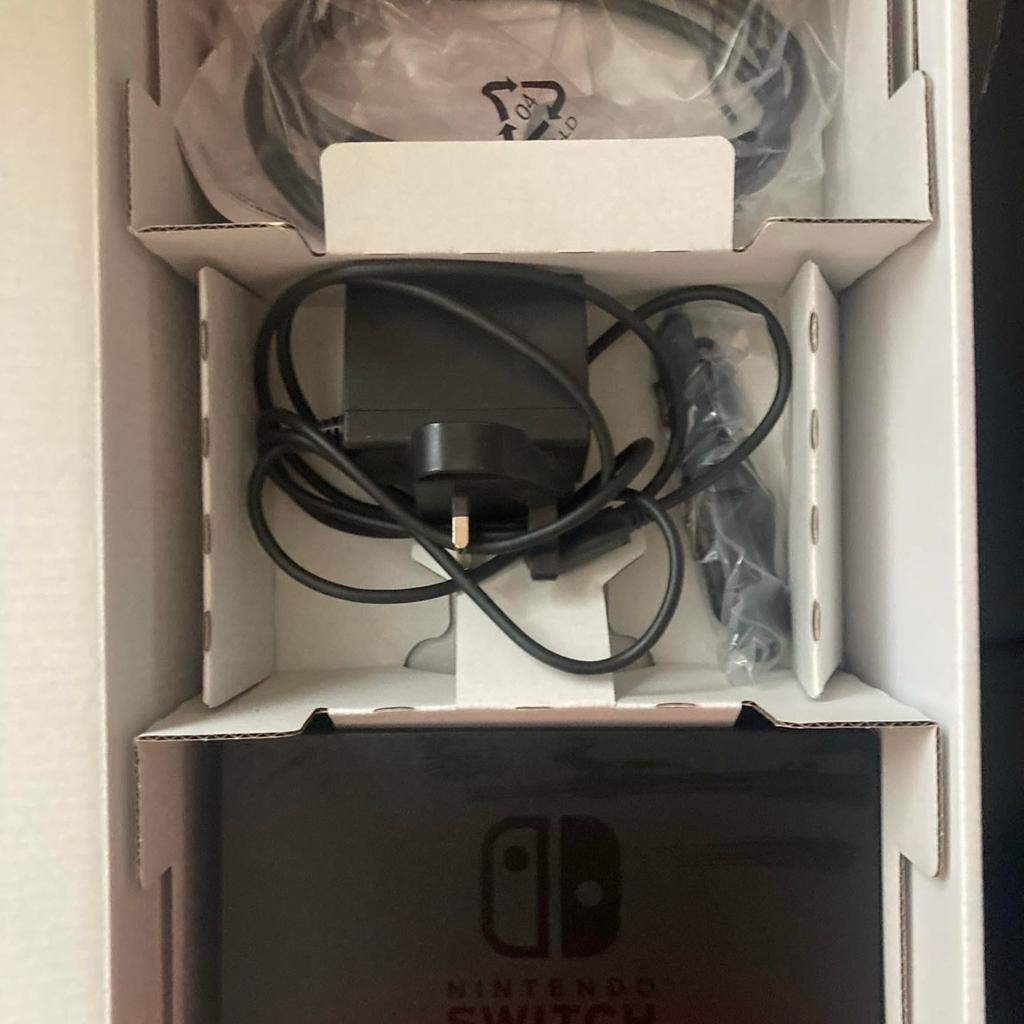 Nintendo switch 32gb excellent condition comes with original box all original cables comes with a number of games and carry case also screen protector

Can deliver local for a little extra £

200 ovno
