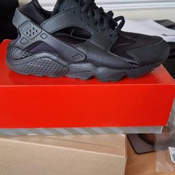 Nike Air Huarache mens UK 10.5
Brand new with tags.
These trainers do come up smaller that's the way Nike made them.