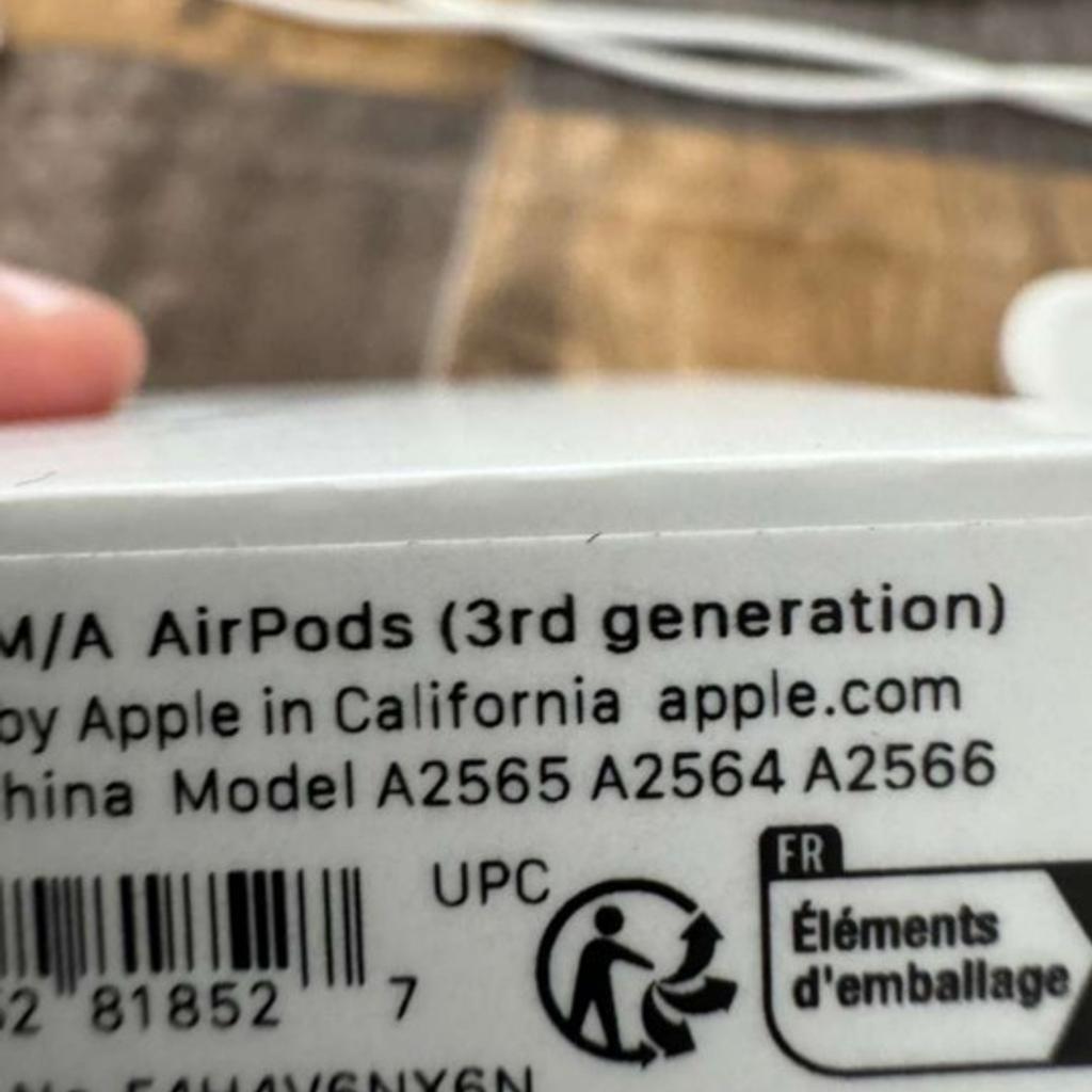 verkaufe Apple Airpods der 3. Generation mit Magsafe Ladecase. Wie neu da sie nur selten verwendet wurden.

Garantie noch bis Oktober 2024.

keine Garantie,Rücknahme oder Gewährleistung da es sich um einen Privatverkauf handelt! Der Käufer ist damit einverstanden!
