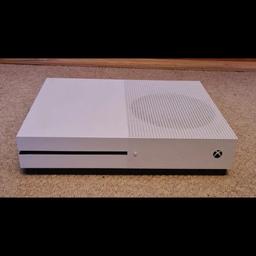 Xbox one s really good condition just needs a new HDMI port not used in a while so need it gone as just in the way
