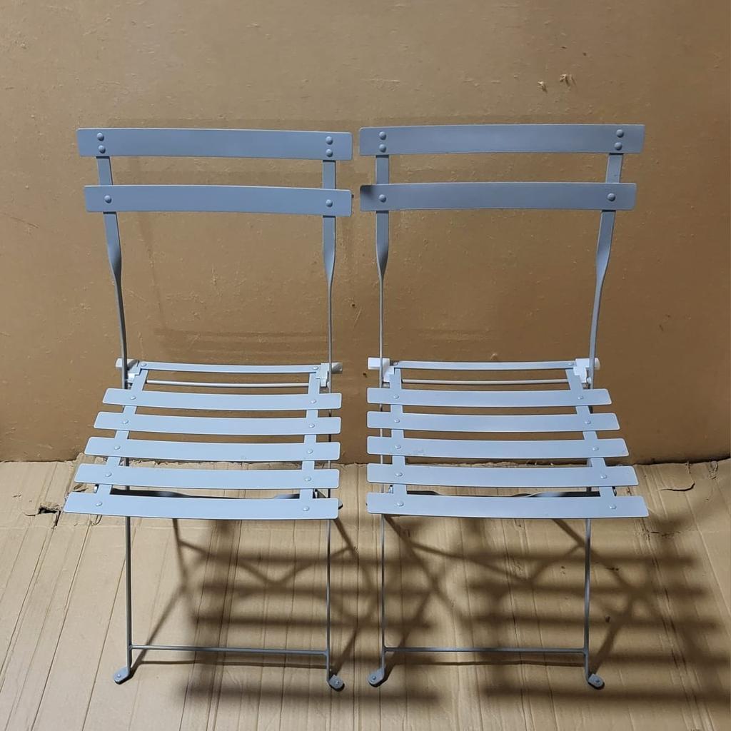 2 Seater Folding Metal Bistro Set-Grey

💥ExDisplay💥Scratches marks

Set seats 2 people .
Set made from metal .
Store inside when not in use
Steel table top.
Table size: H71, .
Table diameter: 60cm.
Table folds down for easy storage
Chair seat and back made from steel.
Size H80, W41, D46cm.
Seat height 44.5cm.
Seating area size W 41, D36cm.
Folding chairs.
110kg maximum user weight per chair

💥Check our other items💥