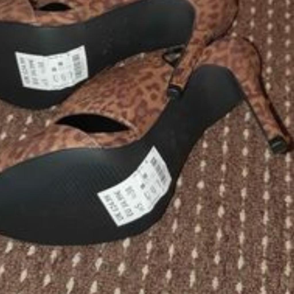 Leopard heels
Size 5
Tie strap and cut out on the side
Newlook £24.99
10cm heel
Brand new