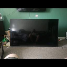 65” Smart TV Hisense LCD all in good condition all work good