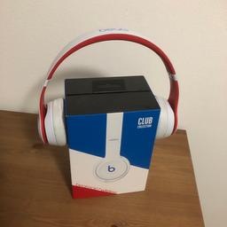 Used beats solo3 with original box, left side no sound.