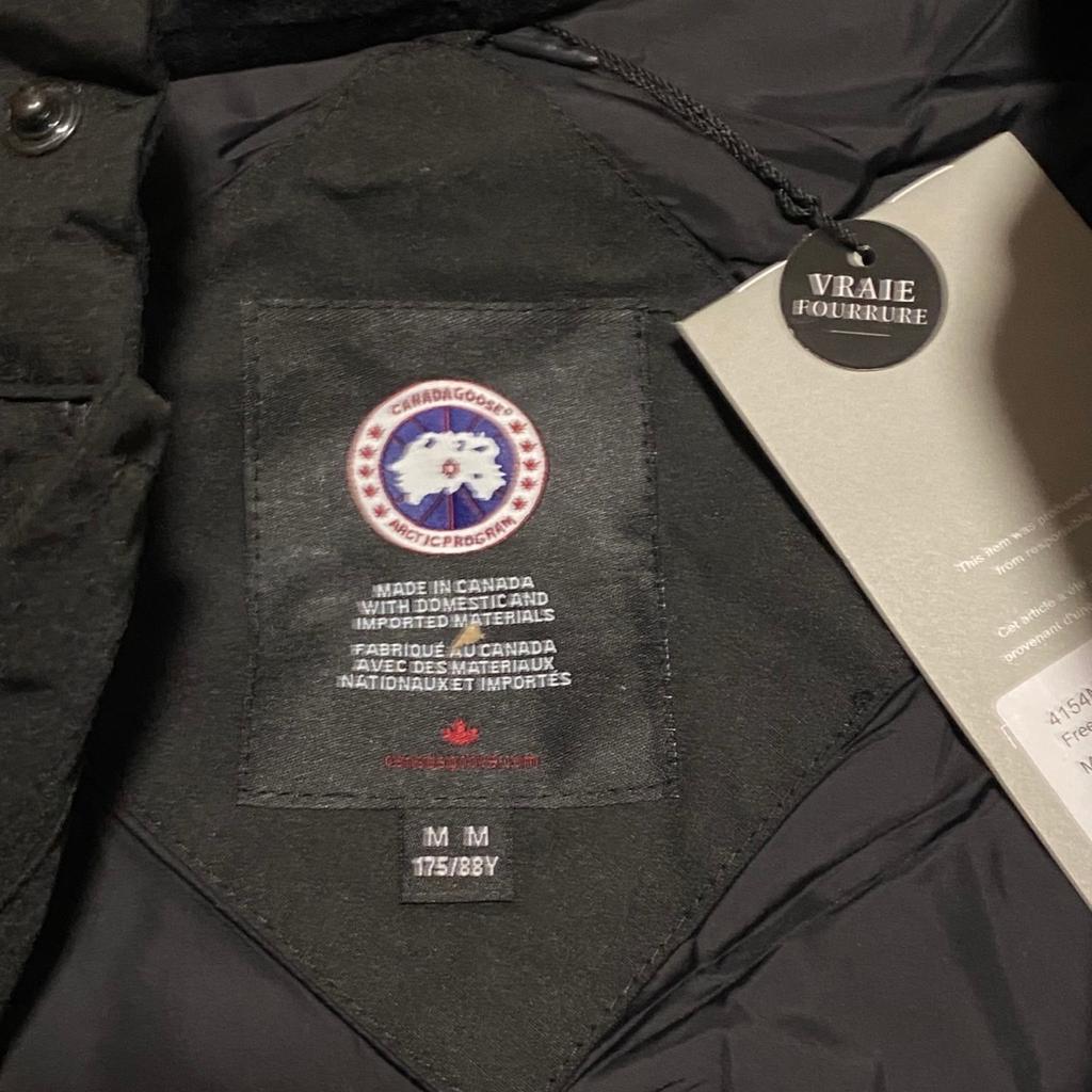 Canada goose gilet black medium NEW WITH TAGS

Comes with original Canada goose gilet bag as shown in photos

Postage will be immediate as soon as payments received
