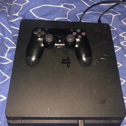 PlayStation 4 slim with games such as fifa 23,22,21 and also in good condition