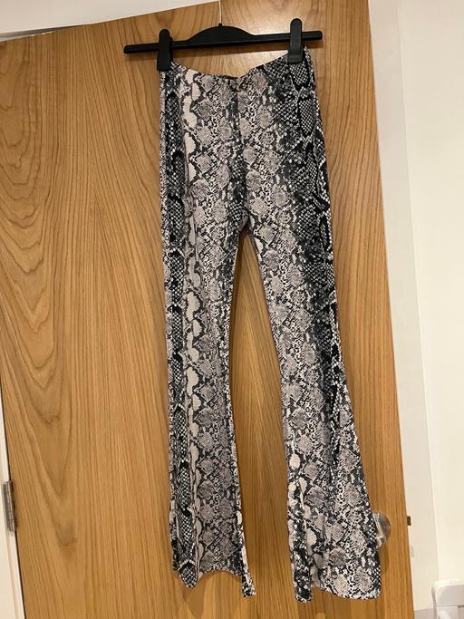 Buy & Sell South East London Bromley - Photos for FASHIONOVA SNAKE PRINT FLARE LEGGINGS XS