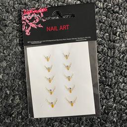 Nail Art - Gold Drip

Nail Art - Gold Drip
Add an extra dimension to your nails with these easy to apply nail art stickers

Pack of 10 stickers

Brand new
Available for collection Blackpool or postage