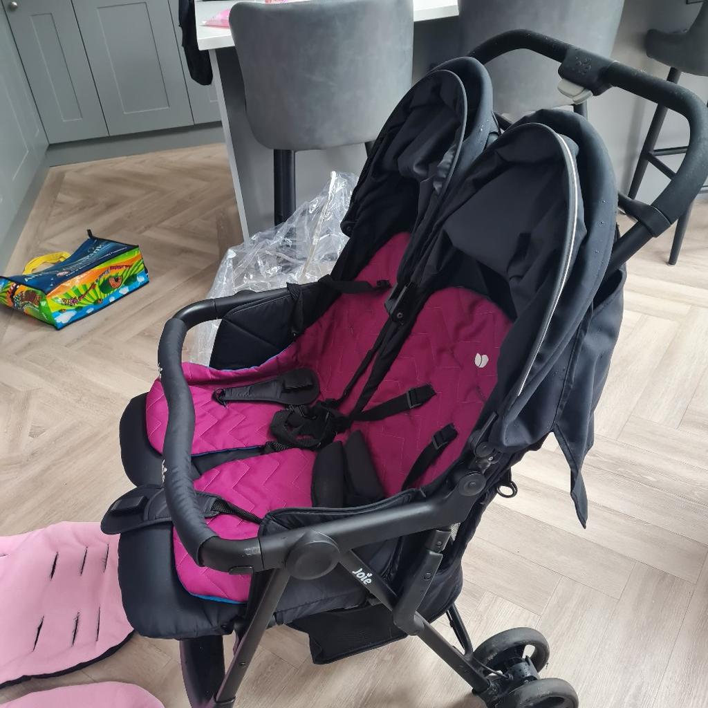 joie double buggy. comes with rain cover and additional liners and foot Muffs. collection only.