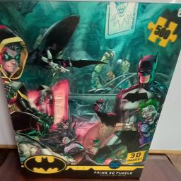 DC Comic Batman and Robin 3D Venticular 500 Piece Jigsaw Puzzle. Measures 24 x 18 inches (61 x 46cms). Comes used but in good condition. Complete.