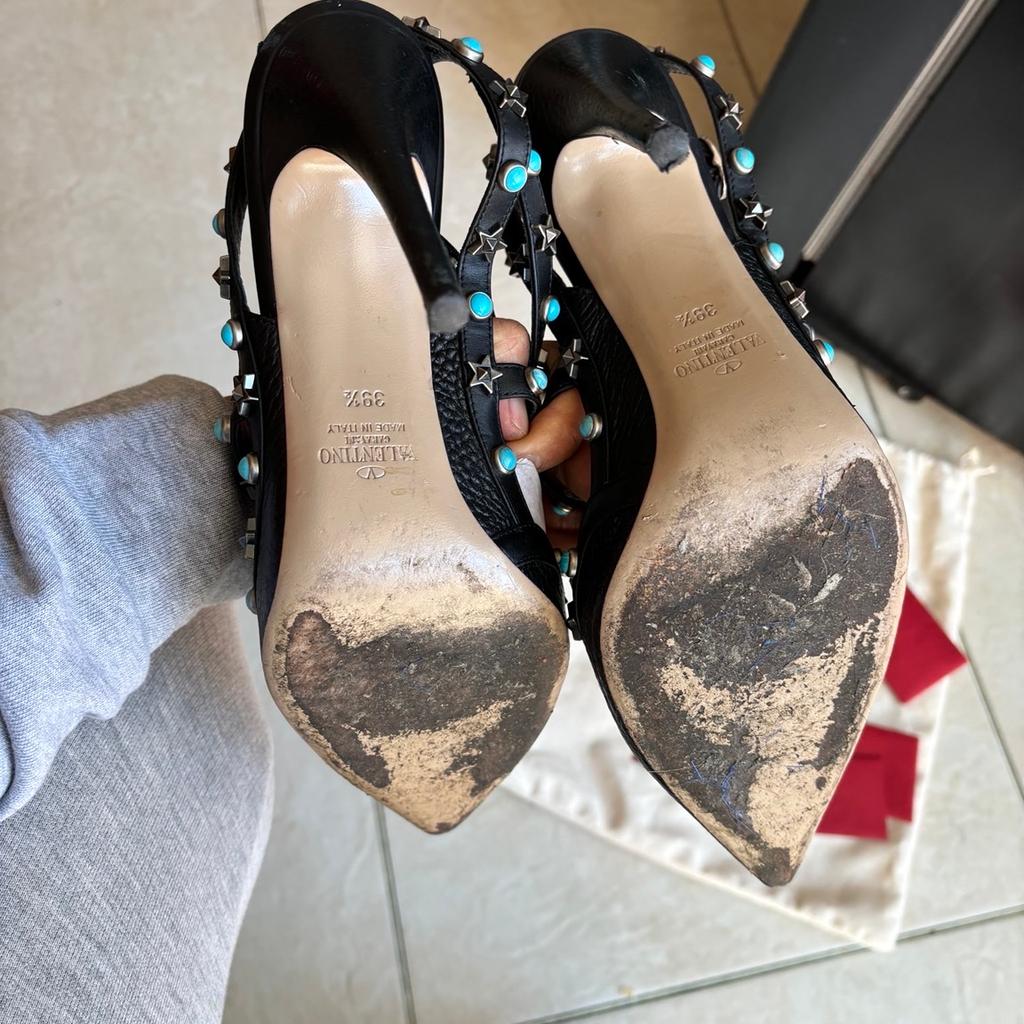Valentino rock star black shoes Size 39.5 or 6.5
 a lot’s scratches and platform
Please check pictures
Just come with shoes dust bag and look code number (TTL 3932 )
