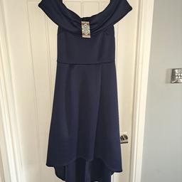 Brand new navy boohoo dress, size 12.
perfect for races or other occasion.
lovely material.