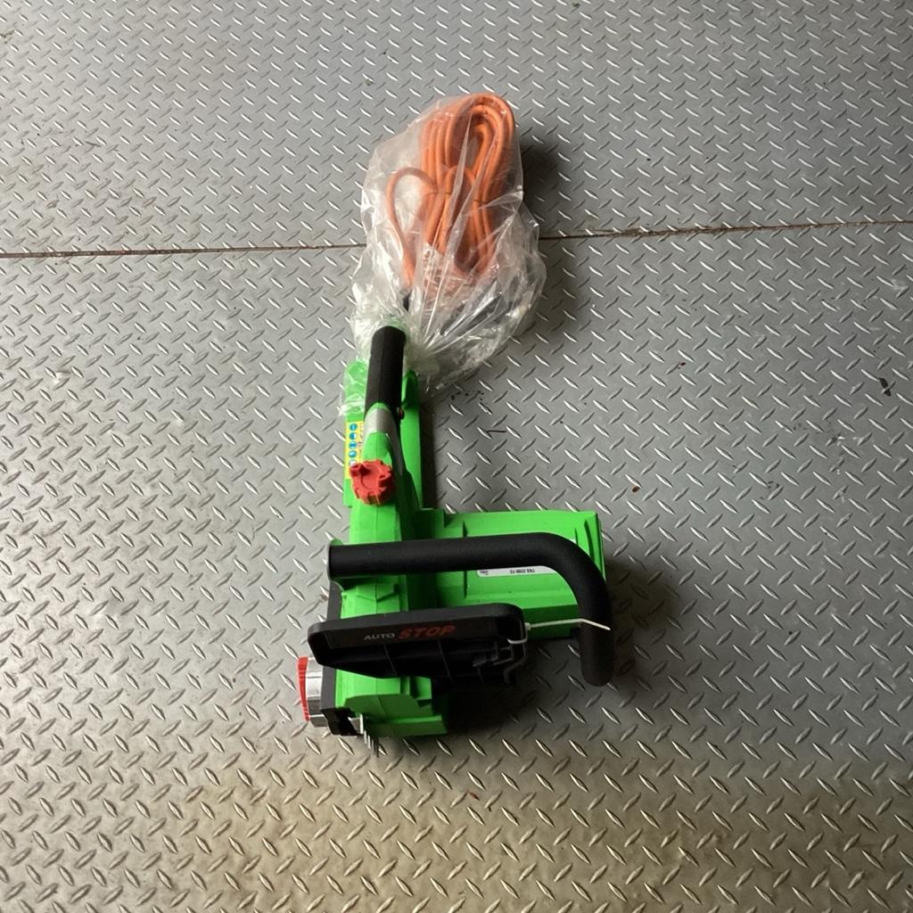 Brand New Electric CHAINSAW BODY never used 2200motor needs blade ,and chain, this uses blade 57 links.