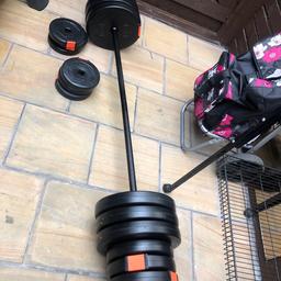 weights
Phoenix fitness
Plus barbell
Excellent condition
6 x 1.25 kg
6 x 2.5kg
6 x 5 kg
Collection only
Not needed
Only been used once