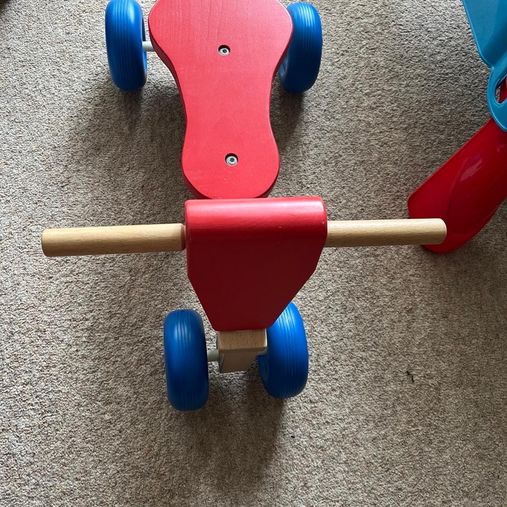 GALT wooden trike

Good condition

Only used indoors

No scuffs on wheels