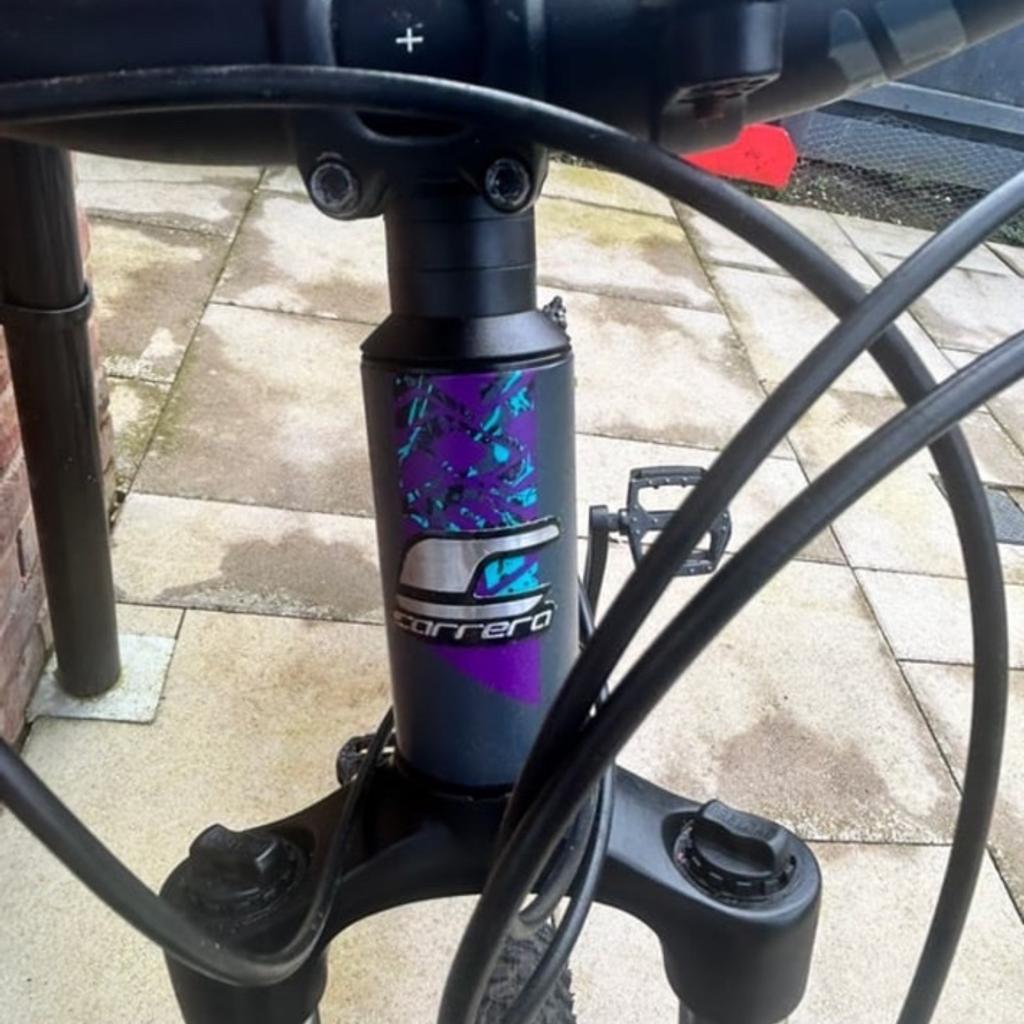 Purple Carrera Vengeance 27.5

Hardly used in excellent condition like new.

Includes mud guards and bottle holder

Can drop off if local.

OFFERS WELCOME *****