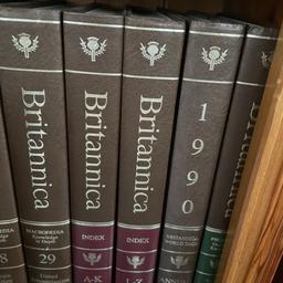 Mint condition full exhaustive collection of Britannica 1990.