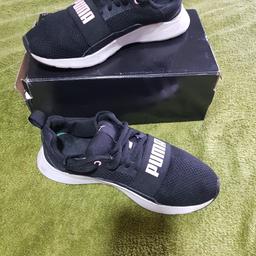 puma pumps black size 4 good condition besides some wear on the sole other wise good