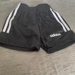 Adidas Kids Black Boys Football Sports Shorts Striped Aged 5-6 VGC
Pet and smoke free home