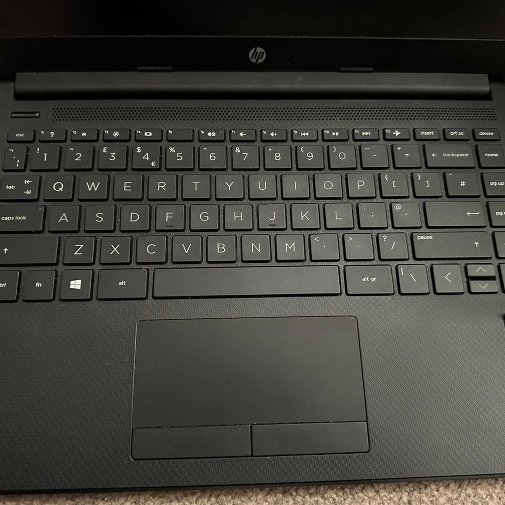 HP Laptop 14-cf3512sa
14” inch HP Laptop
Intel Core i3
Windows 10+ up to date
4GB
Up to 8 hours battery life
Perfect condition, only using for school work and now no longer in use.
Comes with its original box, charger and packaging.
Paid £349.99, wanting £140 for it open to reasonable offers.