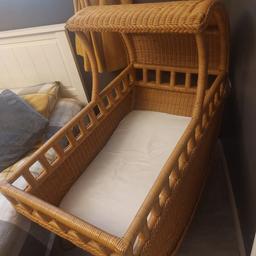 Beautiful vintage baby crib on a metal stand. In really great condition. Large size so will suit baby upto 1 year old. Comes with the matress. Collection L14.