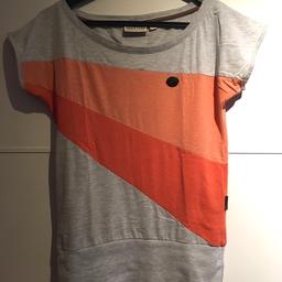 Verkaufe ein selten getragenes Naketano Tshirt. Angenehm, simpel, aber doch ein eigener Stil;)… Gr. M

(Aber da ich grau nicht so gerne mag, verkaufe ich es nun.)