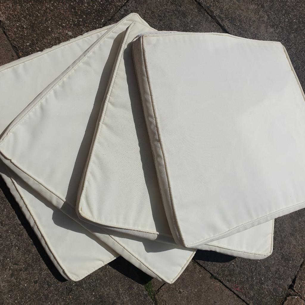 Rattan garden furniture seat cushions x 4 in cream
used condition
Covers are zipped and removable
Covers do have a few marks that may come out with a good wash
these cannot been seen underneath
Will also fit rattan cube chairs
52cms wide
48cms deep
5cms thick
Maybe able to deliver locally for an extra cost