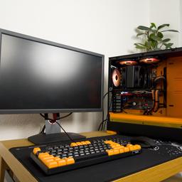 Welcome,
We've got another special full pc setup with an orange flair 😁 He's called The Martian!

This gaming PC is a true legacy beast—robust, timeless, and able to tackle modern games without breaking a sweat. It's a classic setup that proves some things just never go out of style.

Here are some average FPS and settings for the game;

Fortnite
High - 90fps
Low/competitive - 160fps

Apex Legends
High - 110fps
Low - 190fps

GTA V
High - 150fps
Low - 290fps

Witcher 3
High - 100fps
Low - 170fps

Conan Exiles
High - 95fps
Low - 150fps

Raw PC Specs:
CPU: i7 5820k 6 core/12 threads
GPU: MSI GTX 1080
MOBO: PlexHD x99EV2
RAM: 32gb of DDR4
Storage: 500gb nvme m.2, 2x 480gb SSD, 2x 2tb HDD
Case: Pop air orange
CPU cooler: Black dual-fan air-cooler
PSU: Corsair Hx620w
Custom black and orange PSU extension cables

Accessories
Monitor: BenQ XL12411K 1080p 144hz
Keyboard with matching aesthetic keycaps
And a wireless silent click gaming mouse with thumb rest and great hand support.