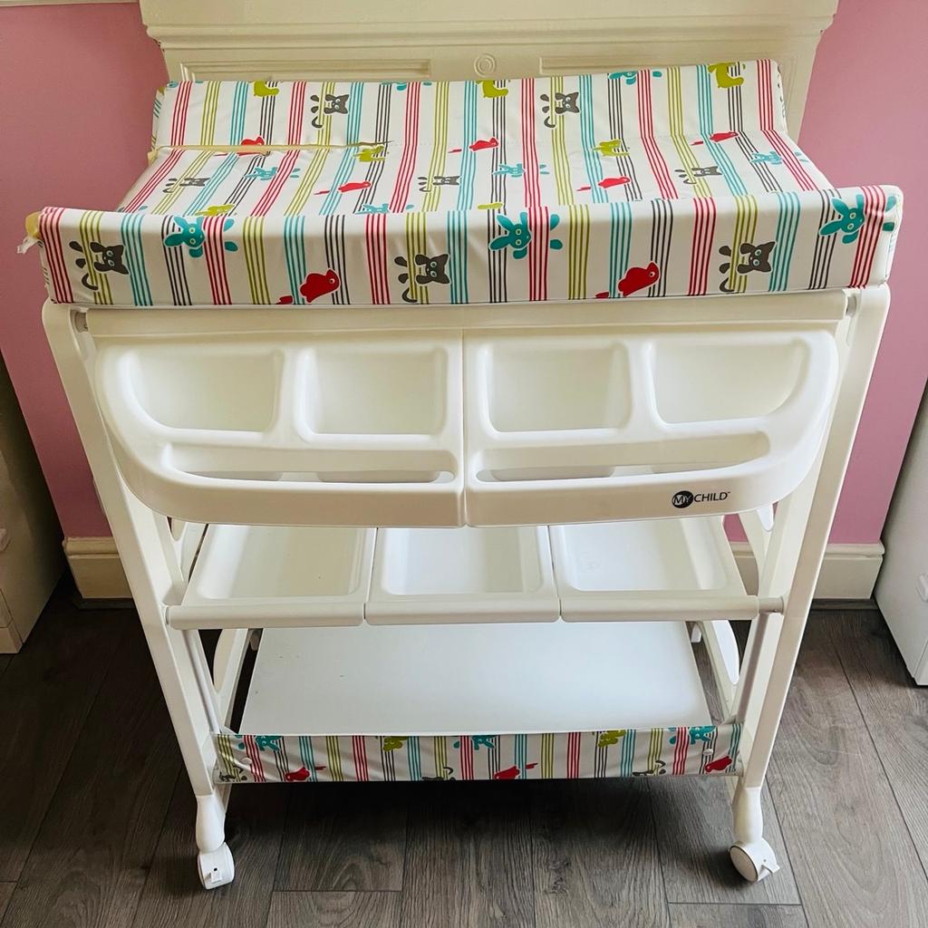 RRP £129.99 Baby Bath Baby Changing Table

Such a life saver, no more bending your back!

Can bath baby in bathroom or any room in the house because the wheels are so handy.

* Bath included with drainage pipe
* Soft padded changing top (cover not included but can buy from ikea)
* Lots of storage trays and shelves for nappies, towels and soaps etc
* Wheels with brake

#baby
#babytable
#babybath
#babychangingtable