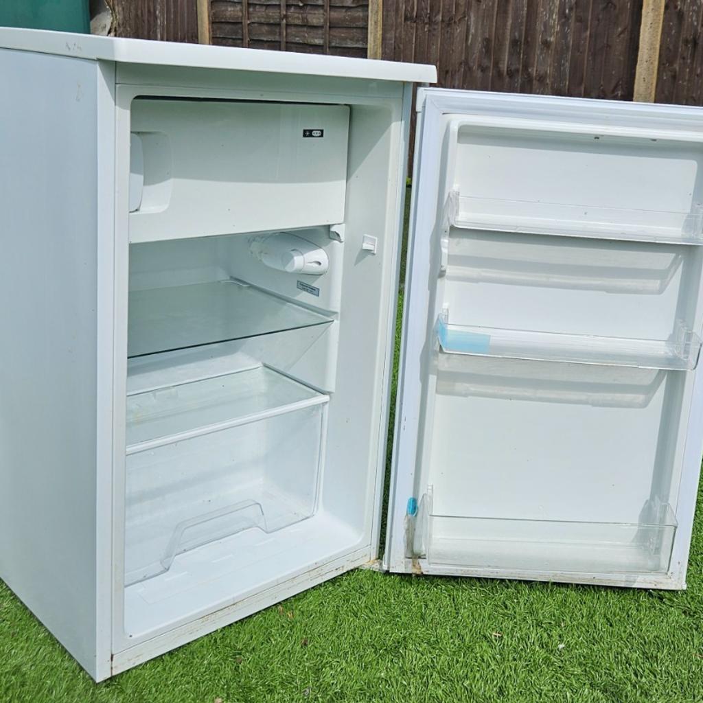 Collection B70 9BA
Delivery Available *
Tel: 07474 141416

Fridge and freezer