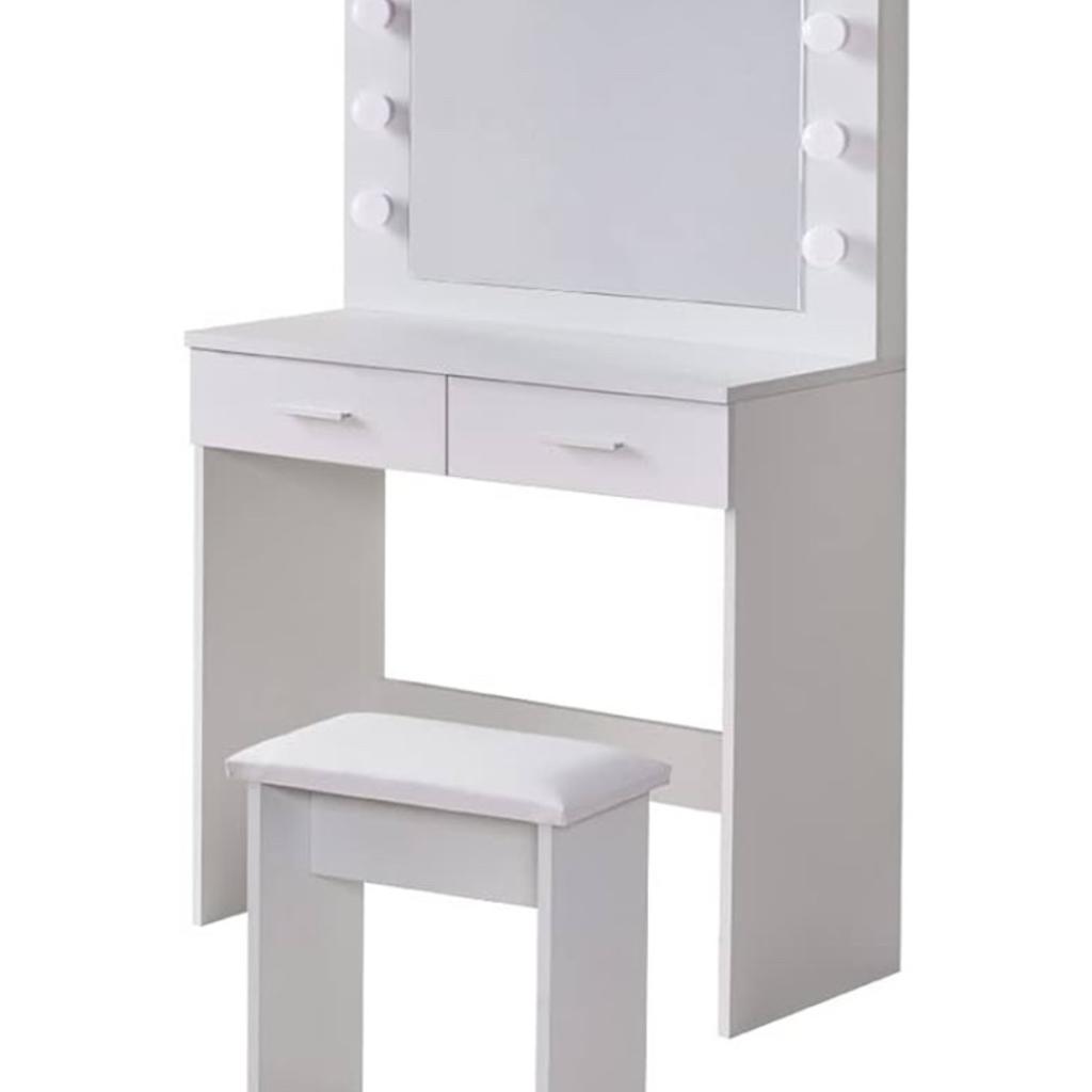 Brand new and in the box white dressing table with the lights (3settigns) stool & mirror. Has 2 spacious drawers also.
H140cm W80cm D40cm