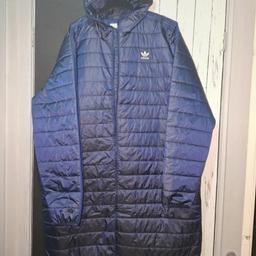 New with tag
XS mens, Adidas Originals Really lightweight, long length (below knee depending on your height) I'm going off around 5f 8" tall. bubble jacket/waterproof coat.
Unwanted gift. 👀
