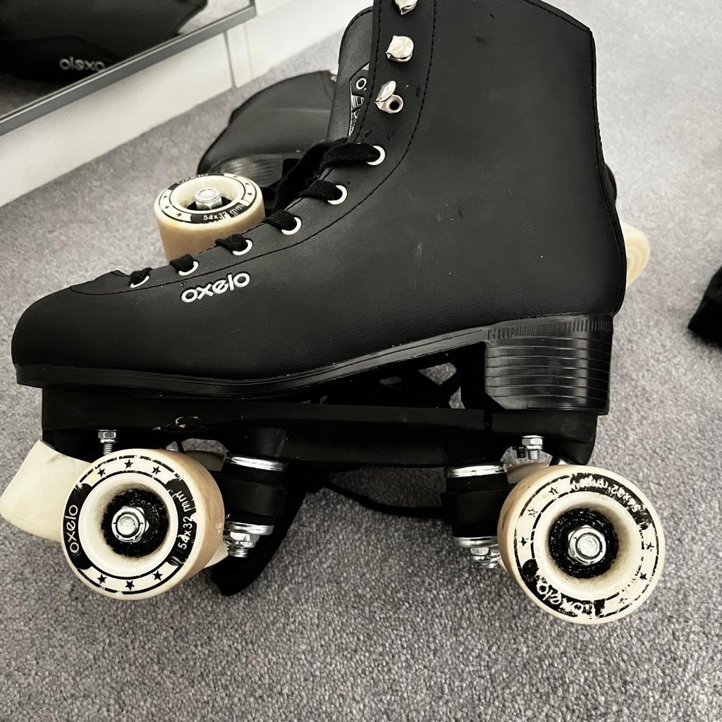 Black Artistic Roller Skating Quad Skates 100 Size 39 (6)

Some wear and tear but only used a few times
Excellent condition otherwise

Price is for rollers + wrist,elbow and knee protectors set. Can sell just the rollers for £40

Collection from E3 Hackney Wick