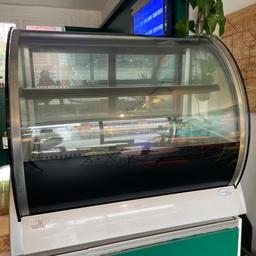 food warmer counter display for coffee shops, restaurants etc. in great condition! original price was £2000. we are located at a 3 minute walk from Cambridge heath station. message for more details :-)