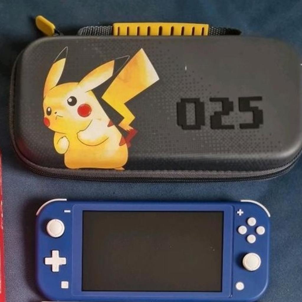 Gut erhaltenen Nintendo switch mit original Karton und einer Tasche + 2 Spiele, auf der Switch ist ein panzerglas somit ist der Display in einem top Zustand.
