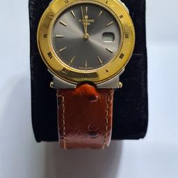 Eine der ersten Funkarmbanduhr von Junghans, Zustand topp
Michael Kors und Armani Uhr sind nur einmal getragen worden. Alle 3 Uhren sind in einem sehr guten Zustand