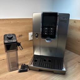 Verkauft wird ein Kaffeevollautomat von De'Longhi. Modell ECAM 370.95.T
Kaufdatum war 12.03.2021. der Automat wurde in einem 1 Personen Haushalt wirklich kaum genutzt und daher in sehr gutem Zustand.
- 3,5 Zoll TFT Touchscreen
- LatteCrema Milchaufschäumsystem mit Thermokaraffe
- Kaffeekannenfunktion für Zubereitung von 6 Tassen auf
Knopfdruck
- App-Steuerung per Smartphone
- 3 Benutzerprofile zum Speichern individueller
Getränkeeinstellungen
NP 800€