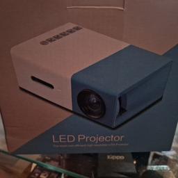 LED Projector noch nie benutzt. Nur selbstabholer