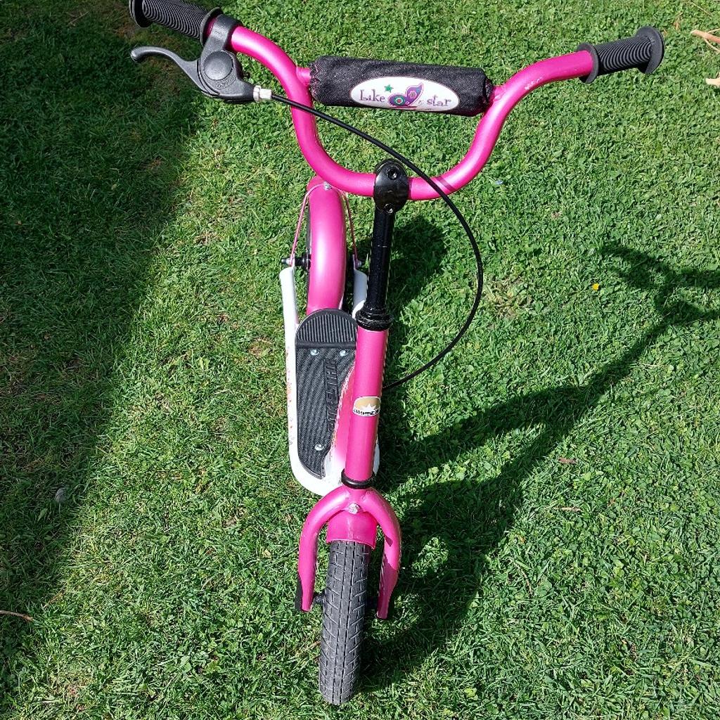 Toller Tretroller in Pink von Bikestar mit 12 Zoll Luftreifen und höhenverstellbarem Lenker mit Handbremse. Top Zustand.
Neupreis € 100,-