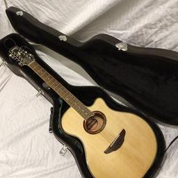 Yamaha APX 700-ii 12 string guitar
natural finish 
electro acoustic with built-in tuner and 3 band eq
absolutely mint condition no marks anywhere, beautiful tone.
includes hard case, strap, lead, fret bar, string winder and full spare set of strings