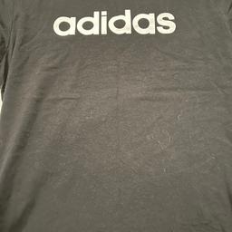 Black Adidas t-shirt 
Men’s size medium 
£10 ONO 
PICKUP ONLY!!!!
