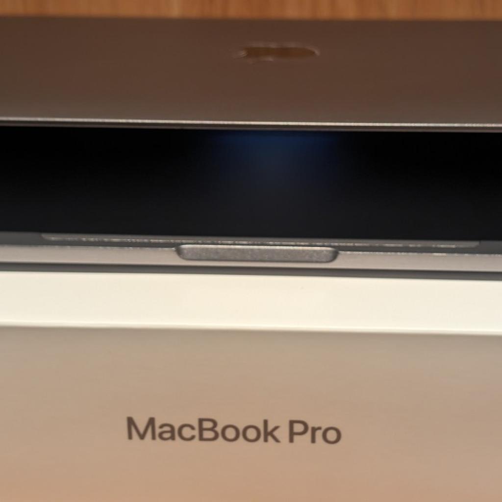 Apple Notebook spacegrau. Neuwertig. Firmen Laptop, kaum benutzt. MacOS Ventura Software. 2021 Baujahr.
Privat Verkauft. Keine Rücknahme.