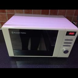 Russel Hobbs Retro Style Microwave 750-800W

Used but in good condition
Only selling due to upgrading
From a Pet, smoke free and clean home 💜

Open to offers 😊
Pick up Royston, Barnsley
Or may be able to deliver 
Please don’t hesitate to message me if you have any questions
Thank you for looking