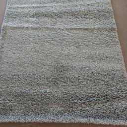 Nice style grey shaggy rug would be good for bedroom or living room