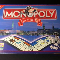 Ich biete hier das Monopoly Hamburg an.
Eine limitierte Sonderauflage von 2005. 
Für 2-8 Spieler ab 8 Jahren.
Das Spiel ist vollständig und in einem guten Zustand (siehe Fotos).
Abholung in 46535 Dinslaken oder auch Versand möglich (der versicherte Versand innerhalb Deutschlands kostet 5 Euro, andere Länder auf Anfrage).
Zahlung per Überweisung, Paypal oder bar. 
WR1