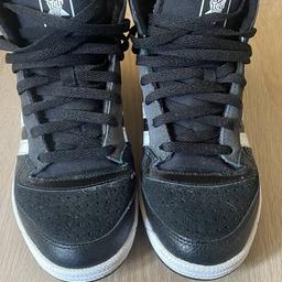 Adidas Originals
High-top trainers - core black/footwear white/dark grey heather/solid grey
Size: 6