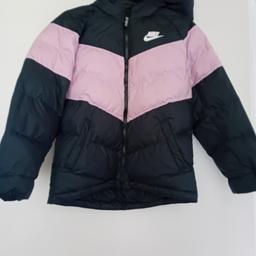 lovely nike coat only worn couple times size m would fit 10 years