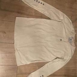 This adidas tracksuit comes with creamn joggers and a cream long sleeved t shirt. Both brand new, never been worn. so thought I’d sell it on here. size 8. £10. Pick up prestwich