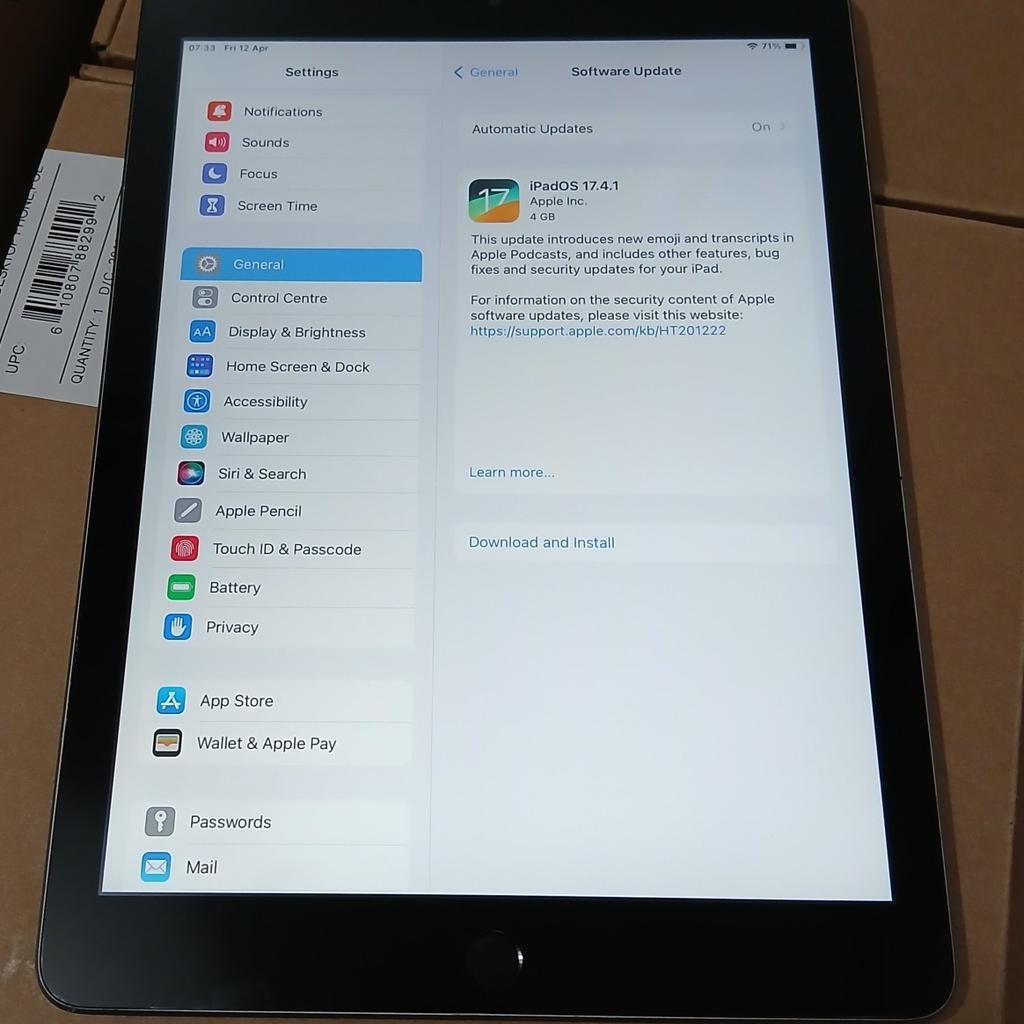 Hi here for sale is this ex-company cheap iPad 6 32gb iOS17 perfectly working, and it's still in good condition, new screen was fitted.

No other accessories.

I also have a variety of quality ex-company devices to suit all budgets and tastes. Please see below:

● iPhone 5 16gb iOS10 o2/GiffGaff £25
● iPhone 5c 8gb unlocked £25
● iPhone 5c 16gb Vodafone/Lebara ios10 £25
● Jabra evolve 65 headsets £35
● iPad mini 2 iOS 12 £59

No offers
Thank you