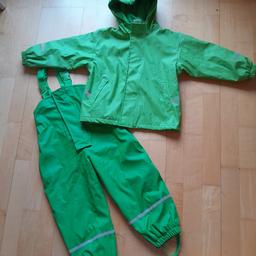 Verkaufe 
Matschanzug Impidimpi
Gr. 110/116 grün
Jacke ist neuwertig